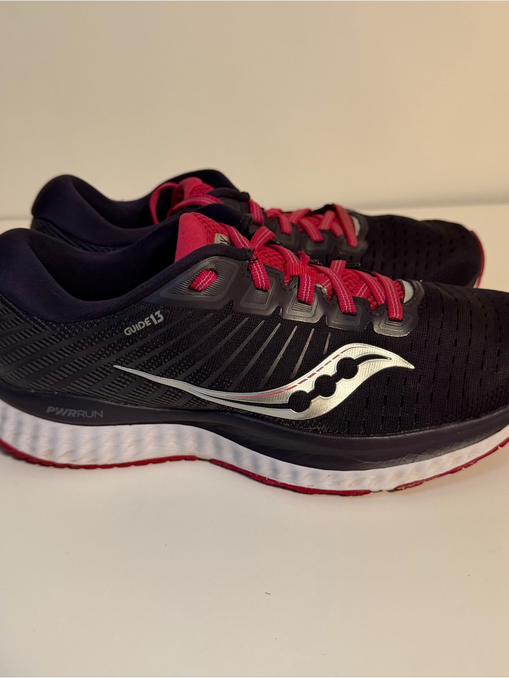 Saucony Women's Black & Pink Guide 13 Running Sneakers